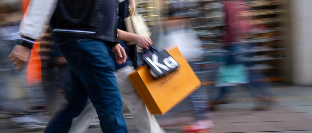 Das Statistische Bundesamt hat das BIP des vergangenen Quartals bekannt gegeben: Die deutsche Wirtschaft ist um 0,3 Prozent geschrumpft.