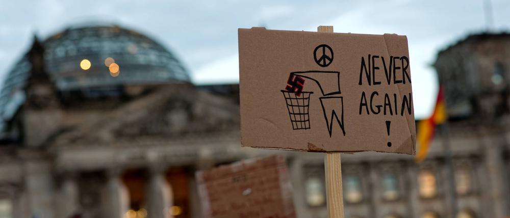 Nachfahren deutscher Widerstandskämpfer gegen das NS-Regime rufen zur Bewahrung der Demokratie auf. 
