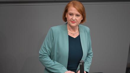 Lisa Paus (Bündnis 90/Die Grünen), Ministerin für Familie, Senioren, Frauen und Jugend spricht in der Debatte zum Auftakt der Haushaltswoche. 