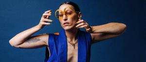Totale Freiheit: Auch bei ihren Visuals und beim Styling verfolgt Mine konsequent ihre eigene Vision.