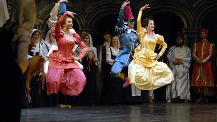 Szene aus „La Gioconda“ an der Deutschen Oper Berlin