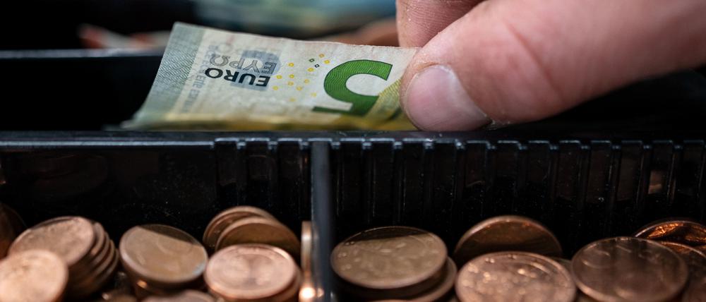 Bald weg? Ums Bargeld wird gestritten