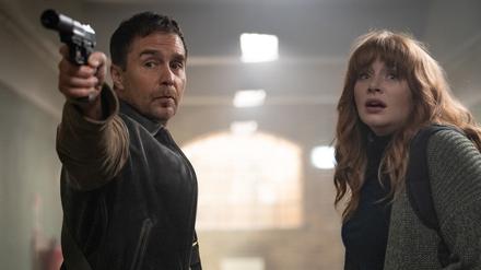 Durchschnittliche Helden. Agent Aidan (Sam Rockwell.) muss die Bestsellerautorin Elly (Bryce Dallas Howard) vor dem Geheimdienst beschützen. 