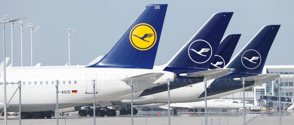 Stehende Lufthansa-Maschinen am Münchner Flughafen, wo schon 2022 Mitarbeiter für Lohnerhöhungen gestreikt hatten.