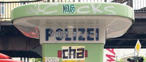 Derzeit geht nur 112 – die Feuerwehr nimmt aktuell Notrufe für die Polizei entgegen.