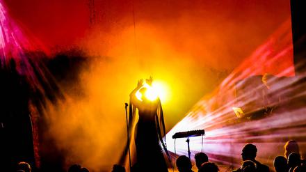 Konzert von HJirok in der Silent Green Betonhalle während des CTM Festival 2024. Auch bei der CTM hatten einige Künstler und Künstlerinnen abgesagt. 