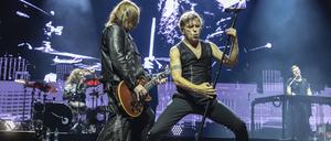 Die regimekritische russische Rockband Bi-2 bei einem Auftritt in Tallinn im September 2023.
