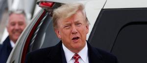 Donald Trump am 1. Mai 2023 am Aberdeen International Airport in Schottland.