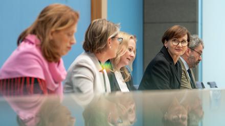 Die Kultusminister erwarten nun klare Ansagen der Bundesbildungsminsterin zum Digitalpakt.