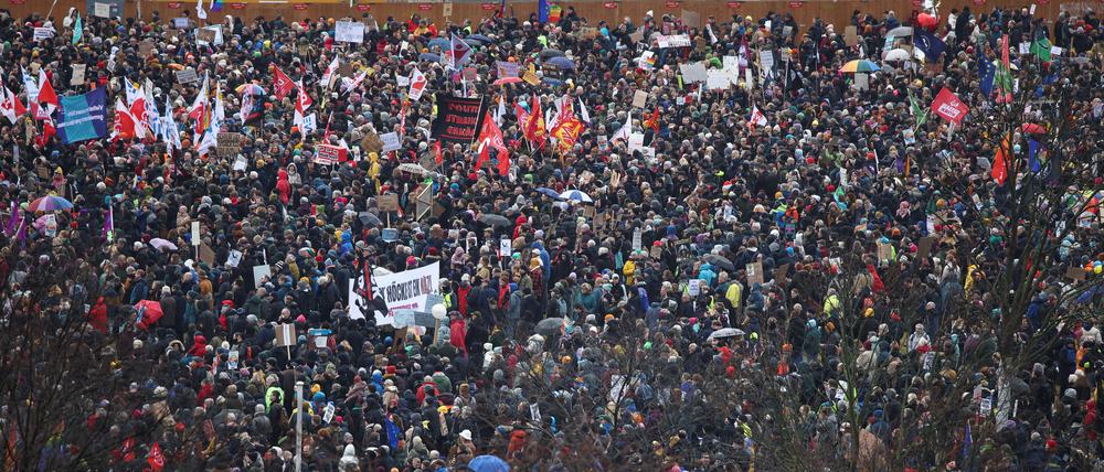 People attend a demonstration march to protest against right-wing extremism and for the protection of democracy in Berlin, Germany February 3, 2024. REUTERS/Liesa Johannssen