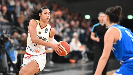 Satou Sabally gehört zu den besten Basketballerinnen der Welt und kehrte im November nach längerer Pause in die Nationalmannschaft zurück.