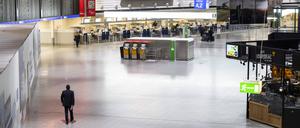 Nichts los: Am Mittwoch werden die Lufthansa-Schalter in Frankfurt verwaist sein. 
