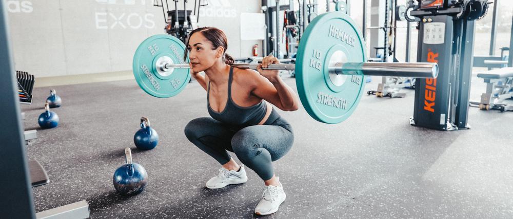 Influencerin Sajeh Tavassoli bei Sport. Körperliche Fitness ist für die 34-Jährige die „Nonplusultra-Antwort auf alles“.