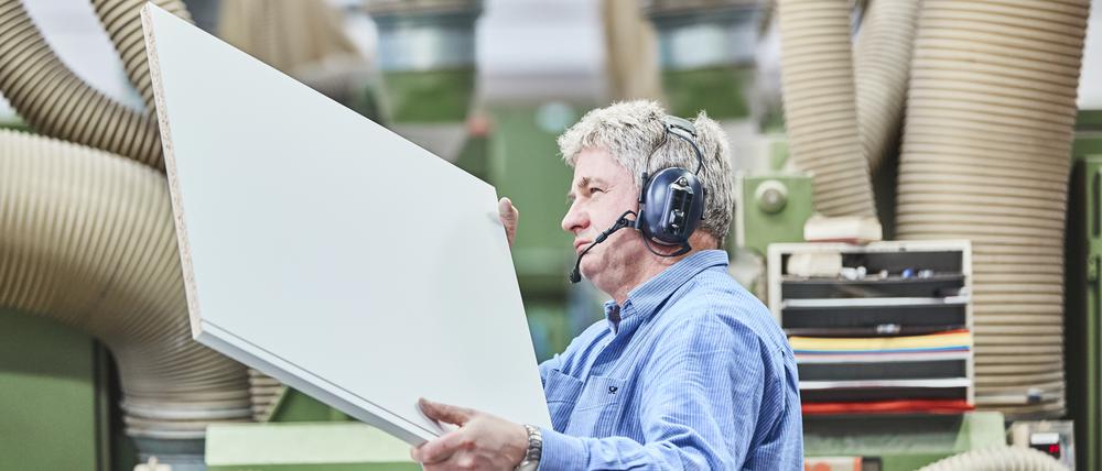 Aus Spanplatten werden die meisten Möbel bei Interlübke gefertigt.