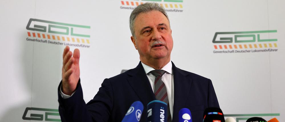 Claus Weselsky am 29. Januar bei einer Pressekonferenz (Archivbild).