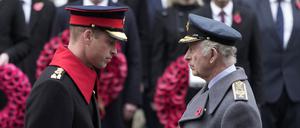 Im Fokus: König Charles III.  (rechts) und sein Sohn, Thronfolger Prinz William, bei einer Gedenkfeier zum Volkstrauertag im November. 