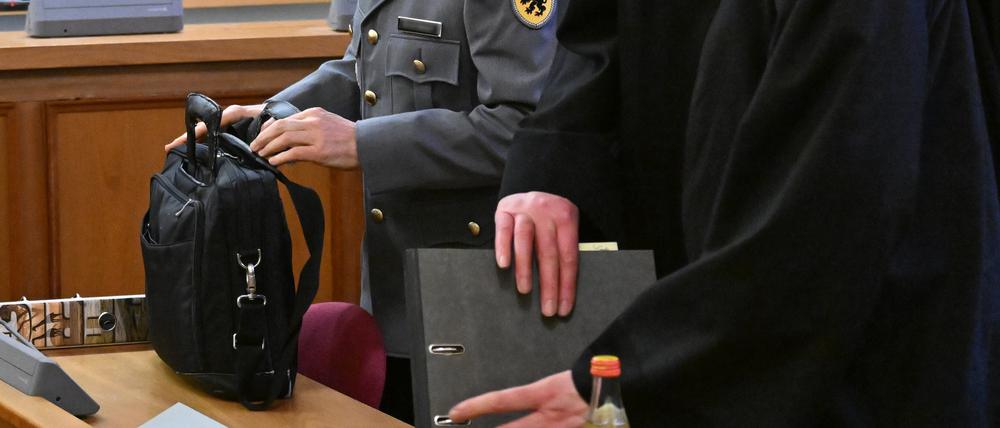 Der angeklagte Ex-KSK-Kommandeur im Gerichtssaal.