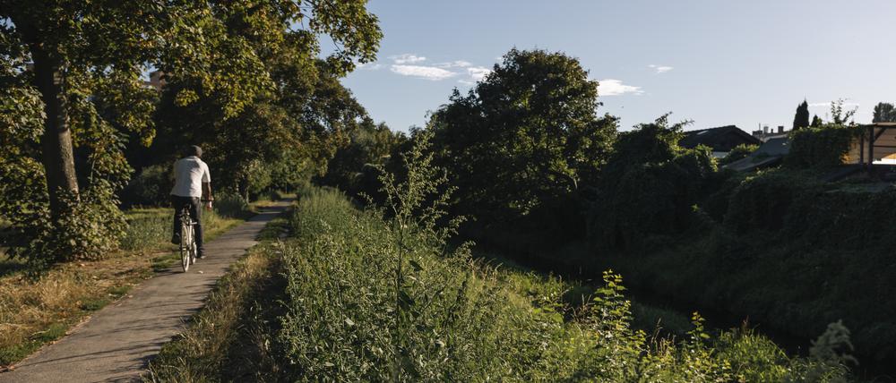Auf einer Radtour von Pankow-Heinersdorf entlang der Panke bis nach Wedding finden Genuss-Interessierte zahlreiche Cafés, die zu einer Pause einladen.