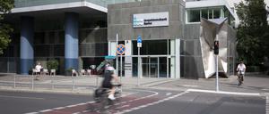 Eingang der Investitionsbank Berlin an der Bundesallee 210.