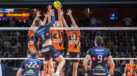 Im Hinspiel setzten die Volleys sich mit 3:1 gegen den französischen Meister durch. 