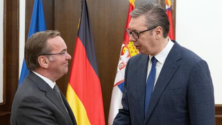 Ohne Samthandschuhe – Verteidigungsminister Boris Pistorius und Serbiens Präsident haben offenbar Klartext miteinander geredet.