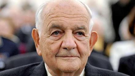 Alfred Grosser war deutsch-französischer Publizist und galt als einer der besten Kenner der Beziehungen zwischen beiden Ländern.