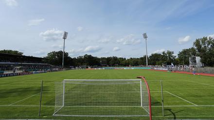 Das Mommsenstadion in Charlottenburg-Wilmersdorf wird für die Fußball-EM umgebaut und saniert.