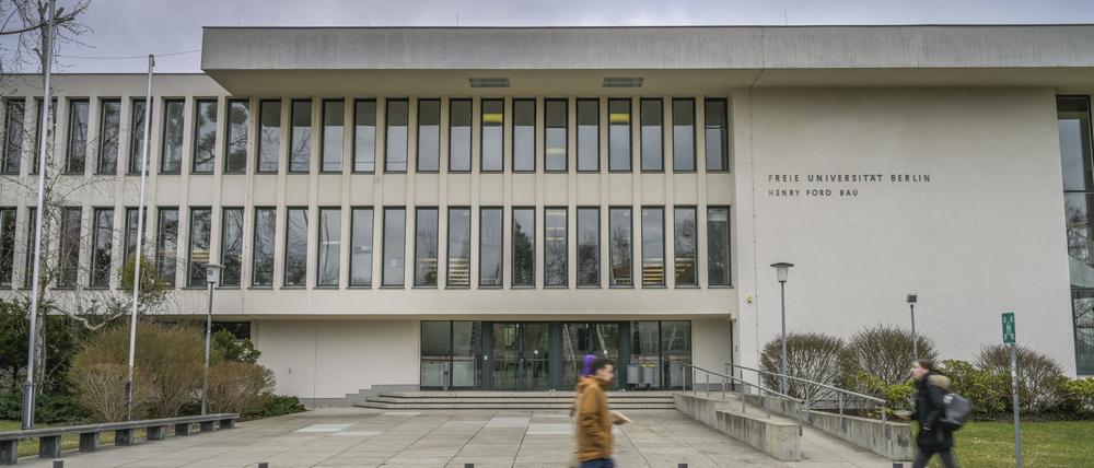 Seit zwei Jahren ist an der Freien Universität die Kanzlerin wegen einer Affäre im Präsidentschaftswahlkampf beurlaubt. 