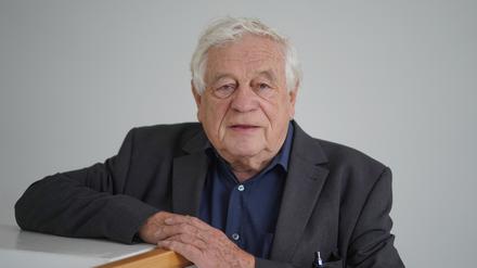 „Wenn Gewalt geschehen ist, muss doch ein deutliches Zeichen der Abschreckung, dass man das nicht hinnimmt, erfolgen“, sagte der frühere Leiter des Zentrums für Antisemitismusforschung der Technischen Universität Berlin, Wolfgang Benz.