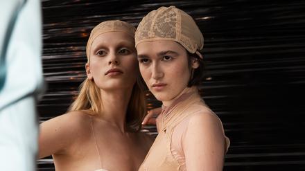 Bei Lou de Bètoly gab es viel weibliche Erotik zu sehen.