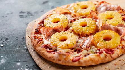 Im Ausland geboren, aber inzwischen auch keine Fremde mehr in Italien: Pizza mit Ananas oder „Pizza Hawaii“.