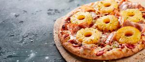 Im Ausland geboren, aber inzwischen auch keine Fremde mehr in Italien: Pizza mit Ananas oder „Pizza Hawaii“.