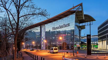Die Mercedes-Benz-Niederlassung am Salzufer in Charlottenburg.