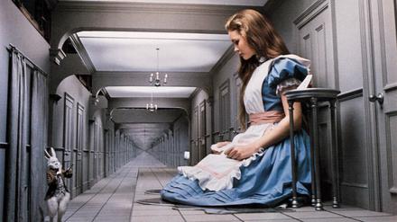 Sich riesig fühlen wie Alice im Wunderland? Das passiert mitunter, wenn bestimmte Gehirnregionen nicht korrekt funktionieren. 