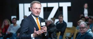 Bundesfinanzminister Christian Lindner stellt sich im Rahmen seiner so genannten Bürgerdialogtour JETZT Im Dialog Fragen von Bürgerinnen und Bürgern in Lübeck. 