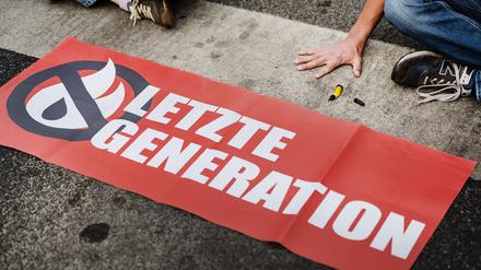 Die Klimagruppe Letzte Generation will bei Wahl für das EU-Parlament Anfang Juni teilnehmen. Für den 16. März sind „ungehorsame Versammlungen“ in ganz Deutschland geplant. 