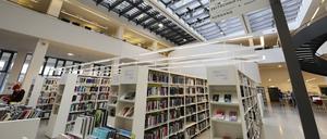 Die Stadt- und Landesbibliothek in der Straße Am Kanal. 