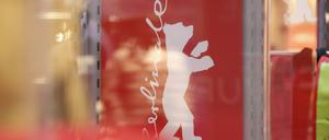  Berlinale Logo auf einem Banner in den Potsdamer Platz Arcaden am 05.02.2019 in Berlin *** Berlinale logo on a banner in the Potsdamer Platz Arcaden on 05 02 2019 in Berlin