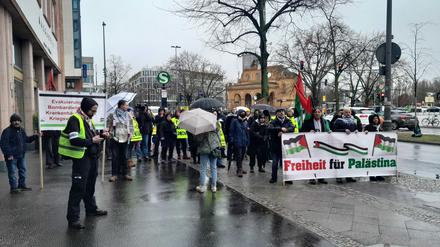 Sie fordern eine Fortsetzung der Finanzierung.