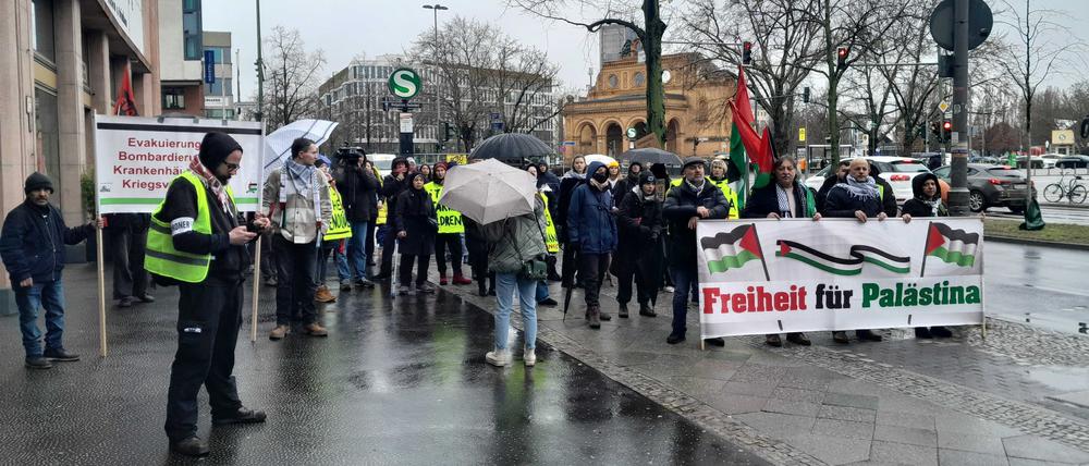 Sie fordern eine Fortsetzung der Finanzierung.