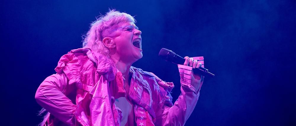 Die kanadische Musikerin Peaches auf der Bühne während ihrer „Teaches of Peaches“-Tour.