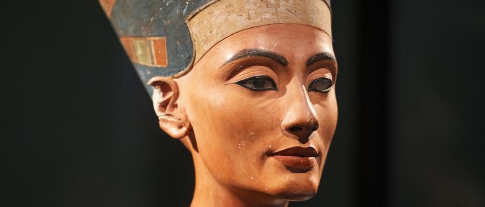 Berlins Mona Lisa. Die Büste der Königin Nofretete (um 1340 v.Chr) im Neuen Museum.