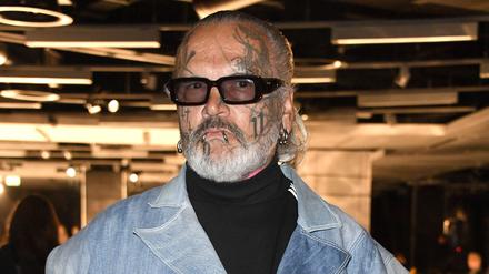 Sven Marquardt bei der Haderlump Fashion Show Circularis auf der Berlin Fashion Week Autumn/Winter 2024 im Zentrum für internationale Kunst. 