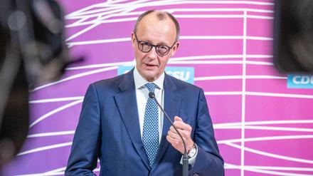 Friedrich Merz, CDU-Bundesvorsitzender und Fraktionsvorsitzender der Unionsfraktion, spricht bei einem Pressestatement im Bundestag (Archivbild vom 29.01.2024).