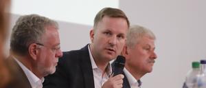 Die CDU schlägt ihren Parlamentarischen Geschäftsführer Steeven Bretz (M.) für den Vorsitz des Wirtschaftsausschusses vor.