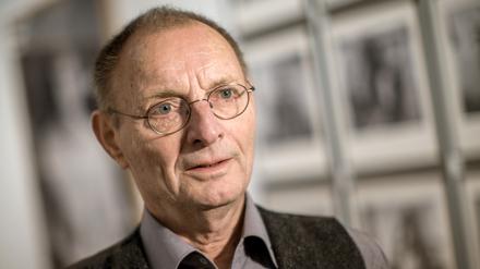 Der österreichische Künstler Günter Brus 2016 in seiner Ausstellung „Störungszonen“ im Martin-Gropius-Bau in Berlin.