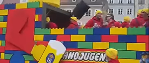 Auf dem Wagen der Landjugend Hohenfurch wurde beim Gaudiwurm am Lumpigen Donnerstag zu „L‘Amour toujours“ „Ausländer raus!“ skandiert.