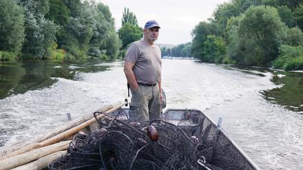 Mario Weber bei seiner Arbeit auf der Havel (Archivfoto). 