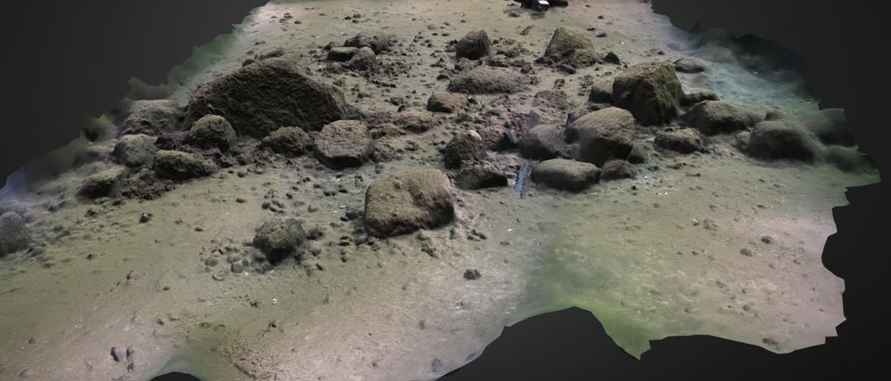 Überall nur Sand, und dann plötzlich Steine, fast in Reih’ und Glied: Am Grunde der Ostsee hat offenbar ein frühes menschliches Großbauwerk die Jahrtausende überdauert.