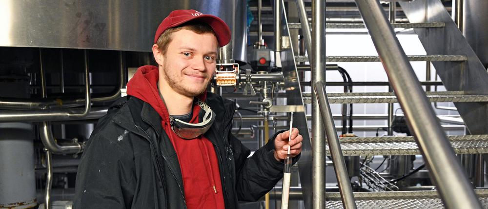 Lorenz Manchon (25) ist im dritten Lehrjahr bei der Brauerei Lemke.